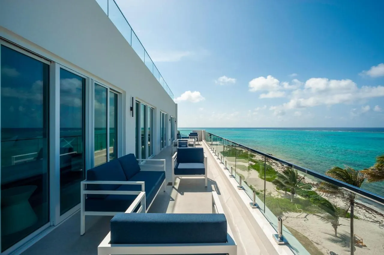 Rum Point Club Residences Driftwood Village Hotel